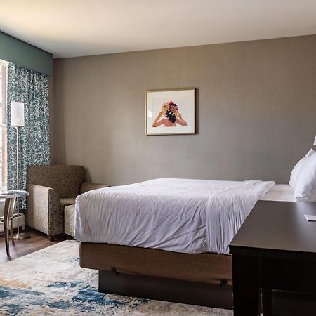 The Centennial Hotel Concord Extérieur photo