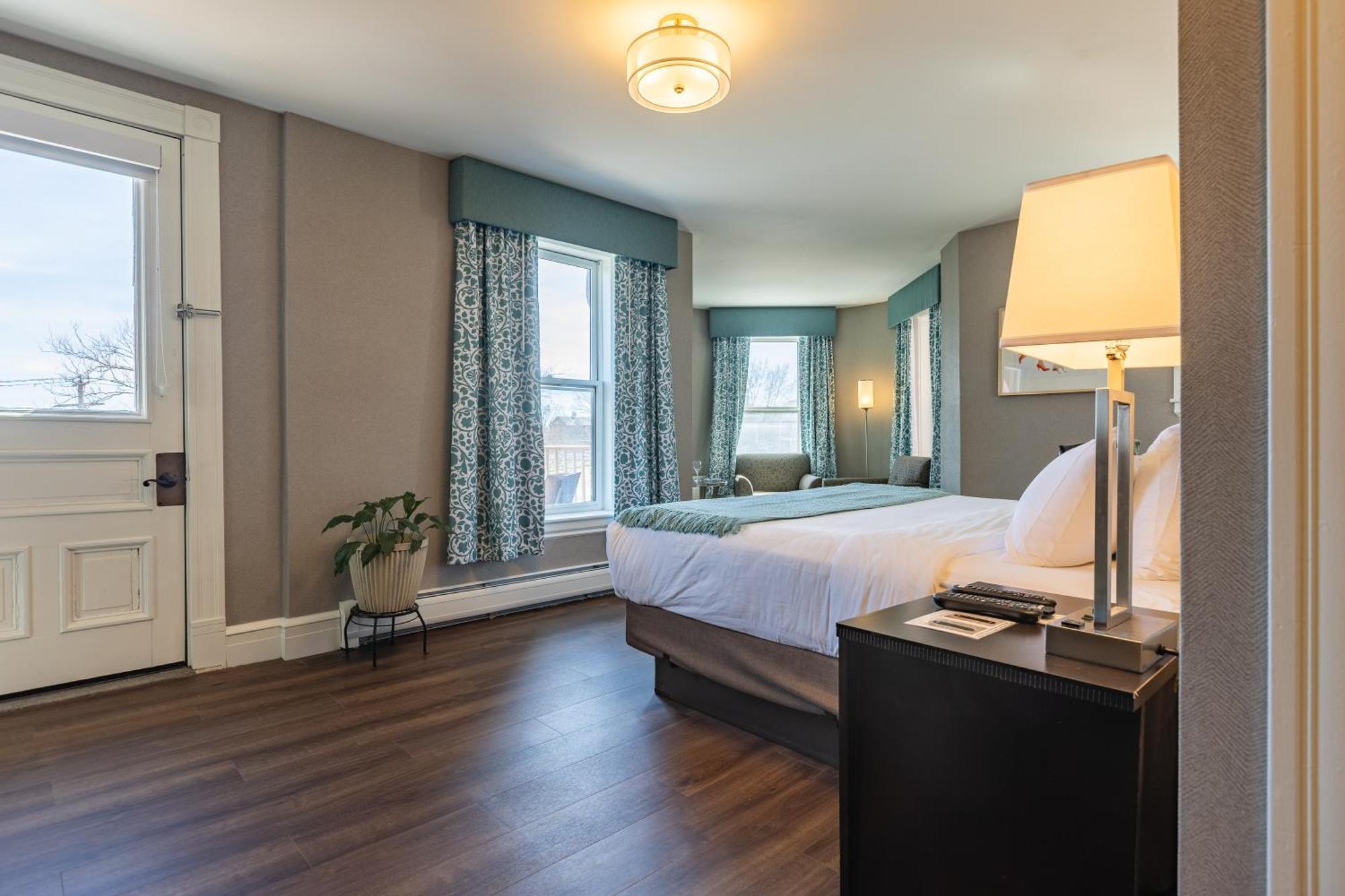 The Centennial Hotel Concord Extérieur photo