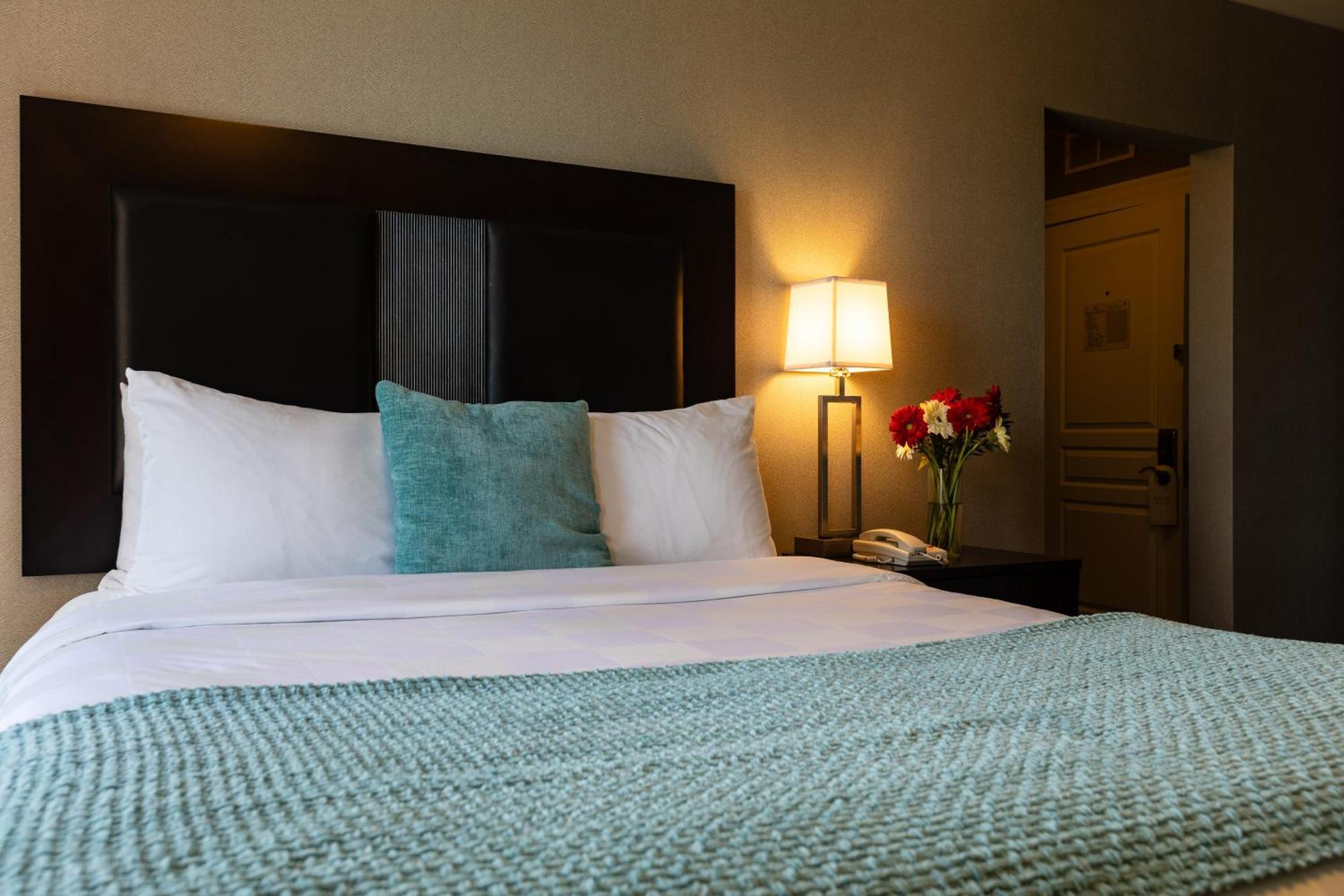 The Centennial Hotel Concord Extérieur photo